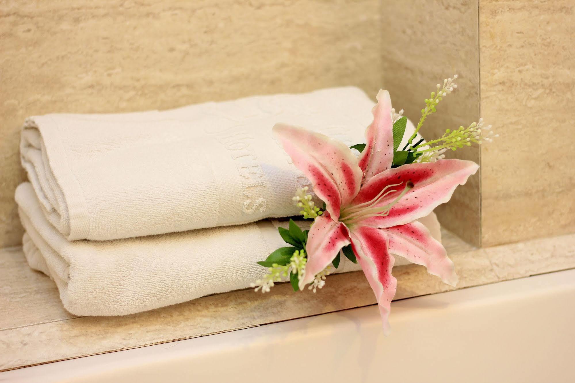 Icon 36 Hotel & Residence Ханой Екстериор снимка