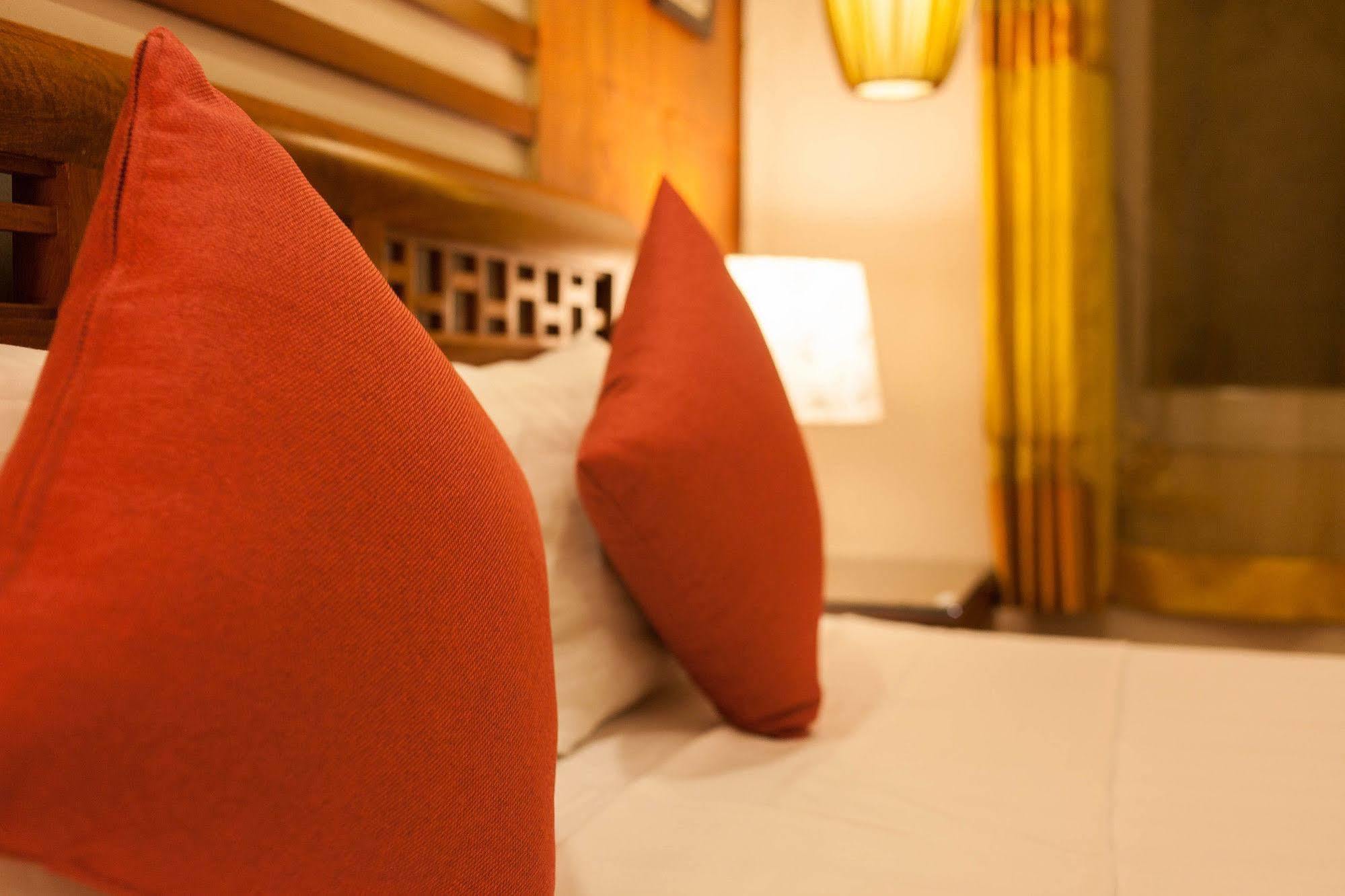 Icon 36 Hotel & Residence Ханой Екстериор снимка
